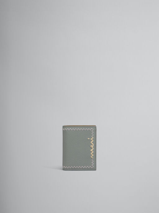 グレー 二つ折りウォレット、マルニシンボル刺繍入り - 財布