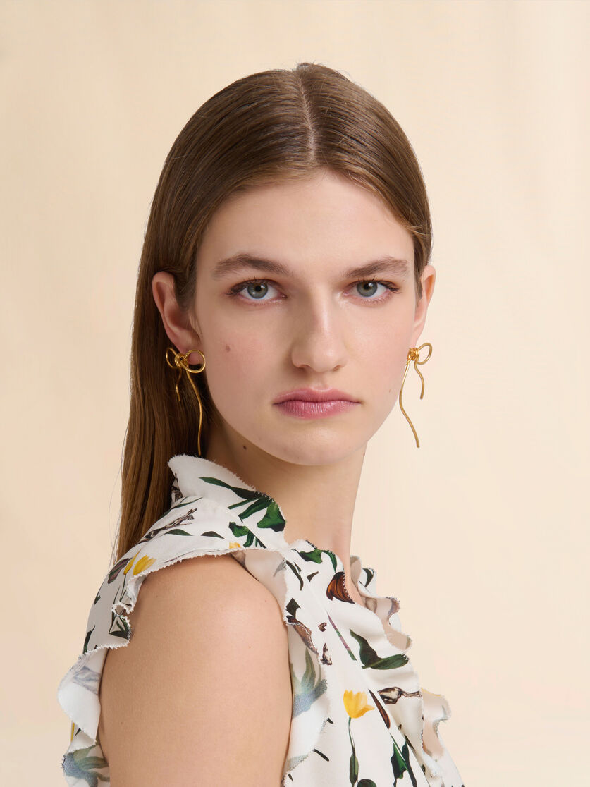 Golden Bow stud earrings - Earrings - Image 2