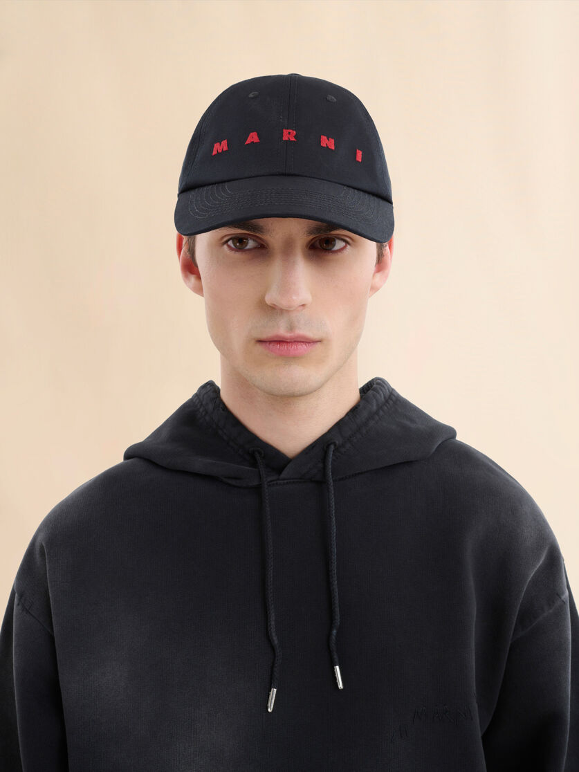 Black organic gabardine baseball cap with embroidered logo - Hats - Image 2