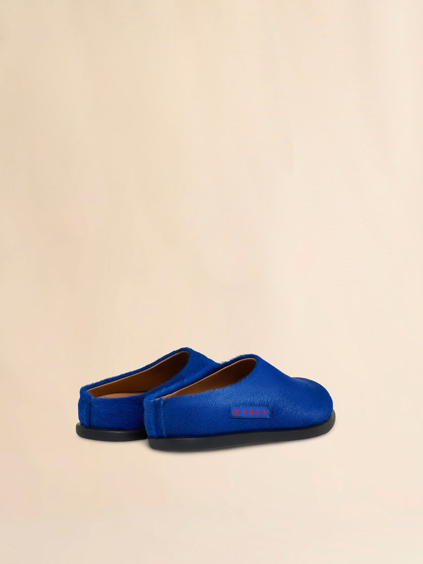 Blue pony hair Fussbett sabot, Image 3