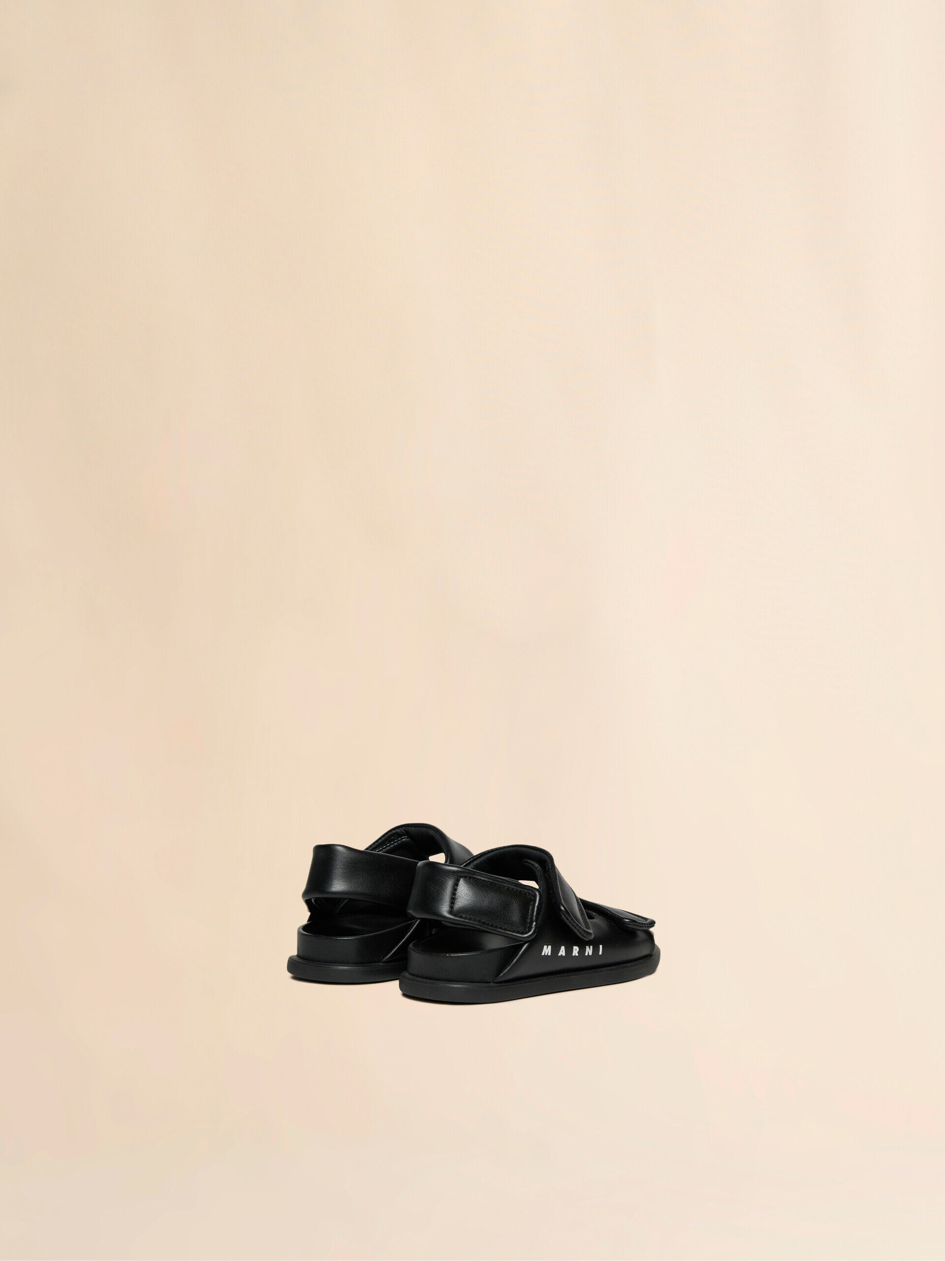 MARNI FUSSBETT ストラップサンダル レザー製 フスベット ブラウン レザー製クリスクロスサンダル | Marni