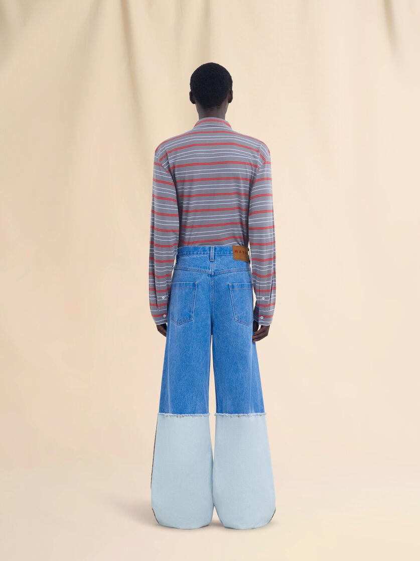 Weite blaue Jeans aus Denim mit hohem Umschlag - Hosen - Image 3