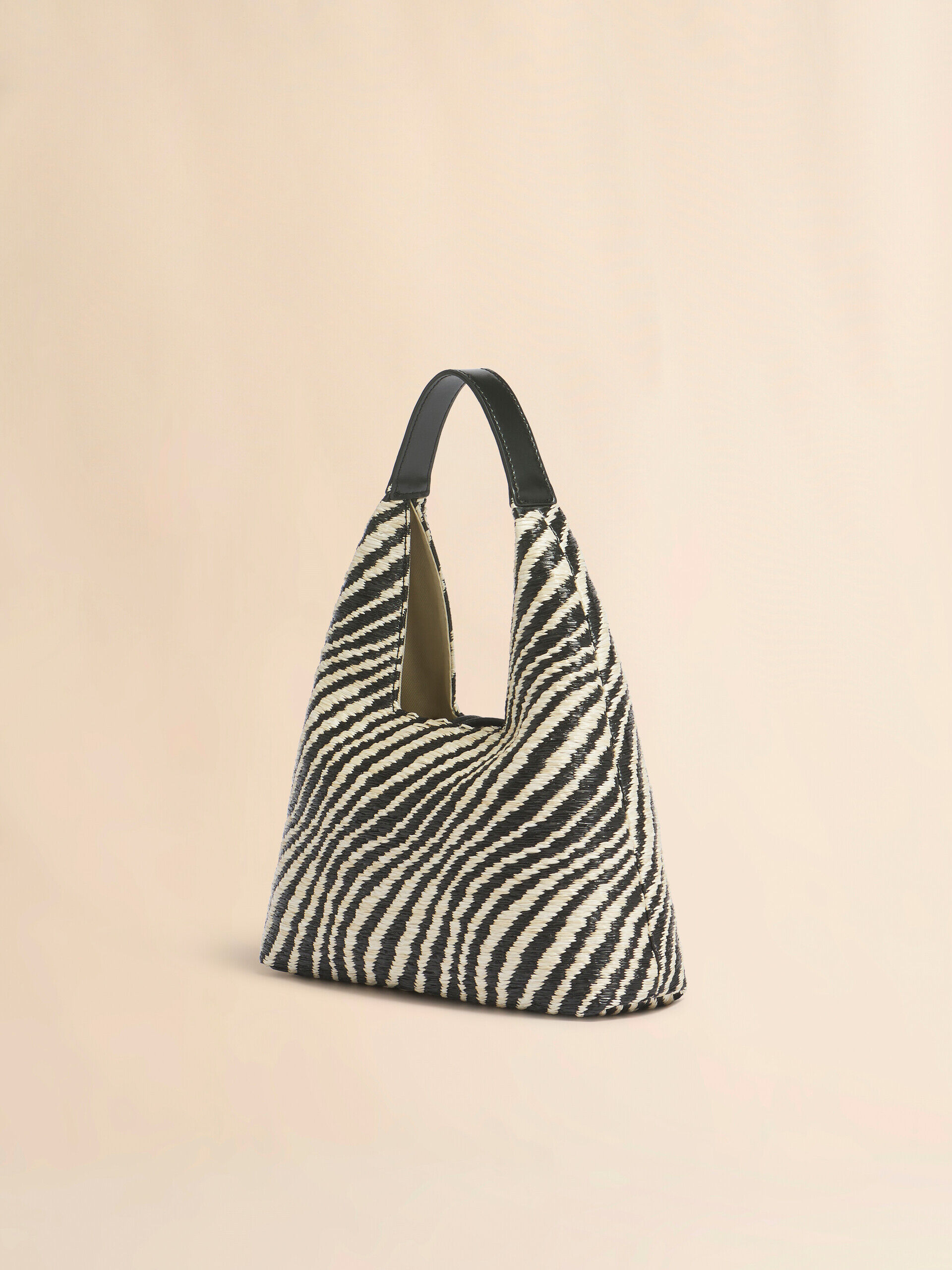 ブラック 波模様のラフィアエフェクト Trapeze ミニトップハンドル