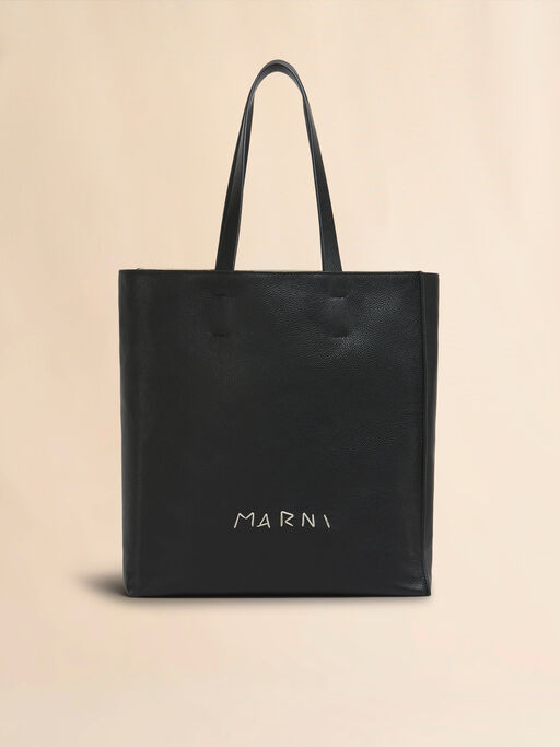 Museo Soft Tote Bag grande in pelle nera con ricamo Marni Symbol - Borse shopping