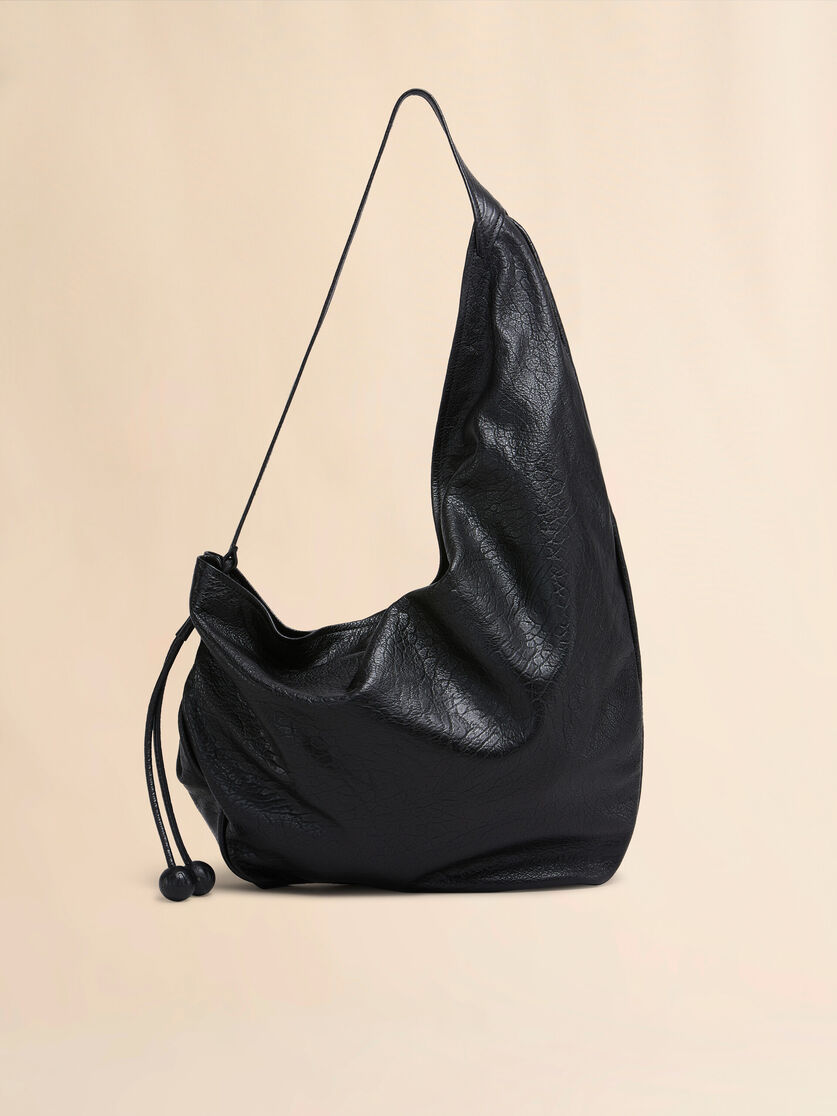 ブラック ナッパ製 ラージ ホーボーバッグ | Marni