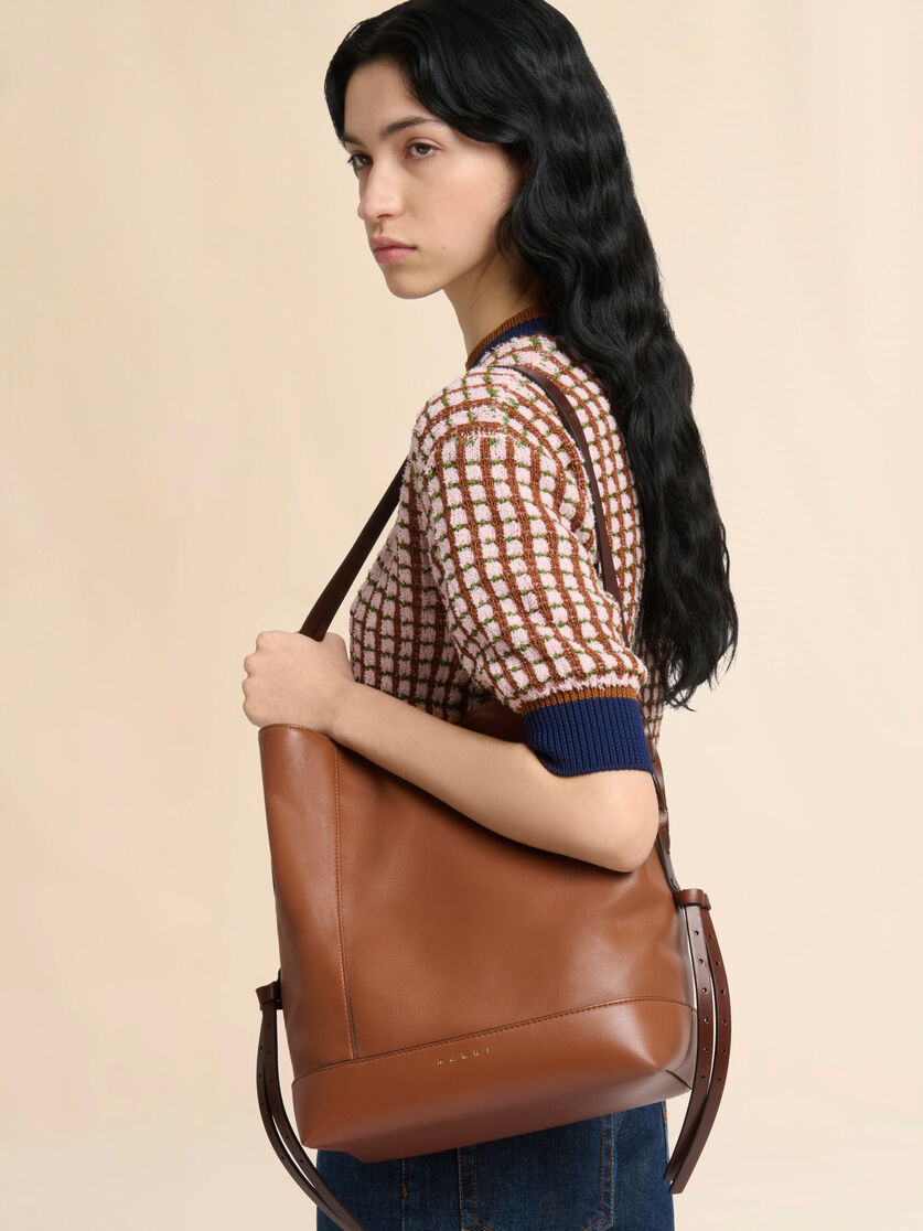 Brown leather Pod 2.0 small hobo bag, Image 2