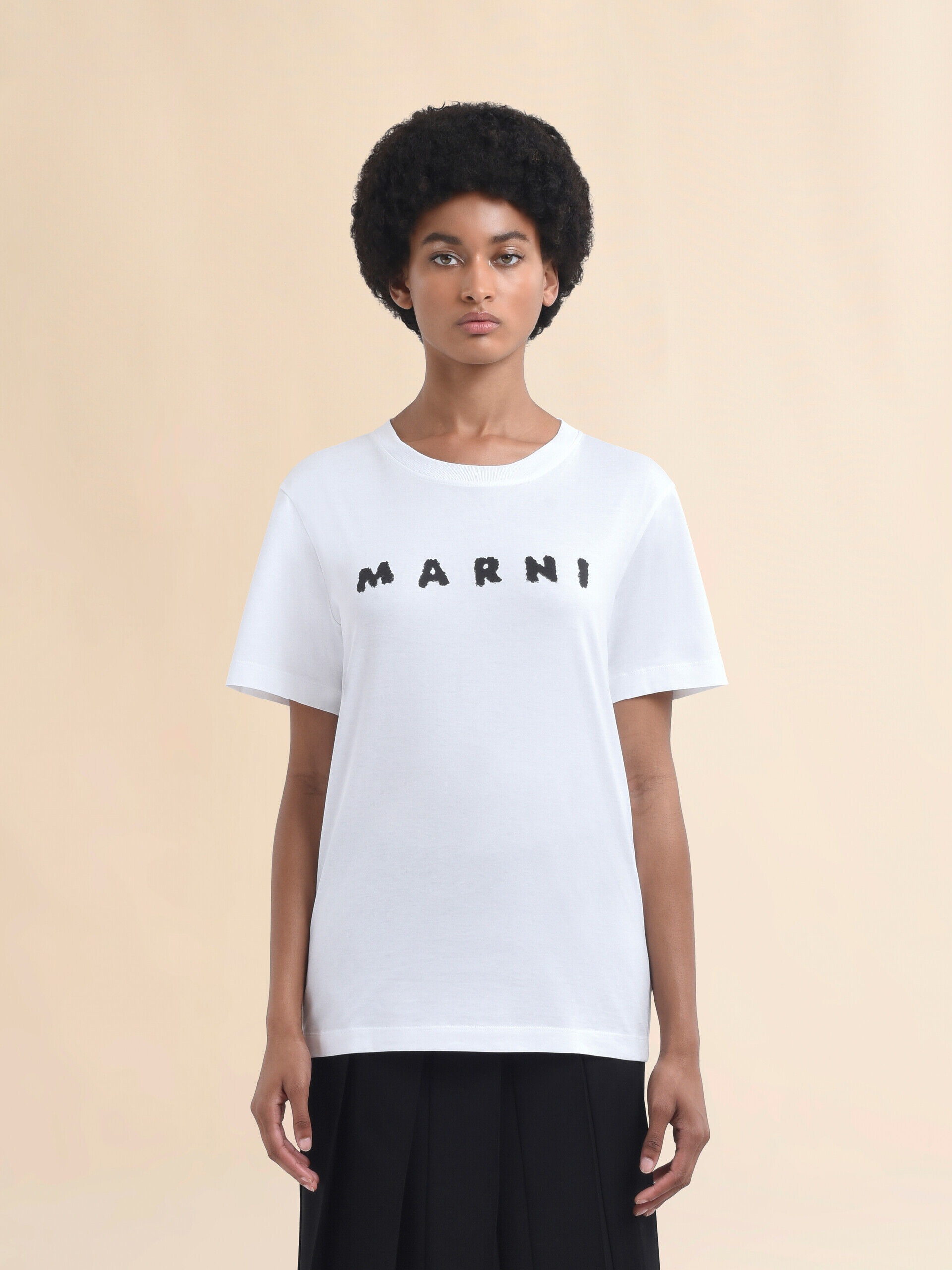 【送料&関税込】Marni White Cotton T-shirt White organic cotton oversized T-shirt with Marni patches