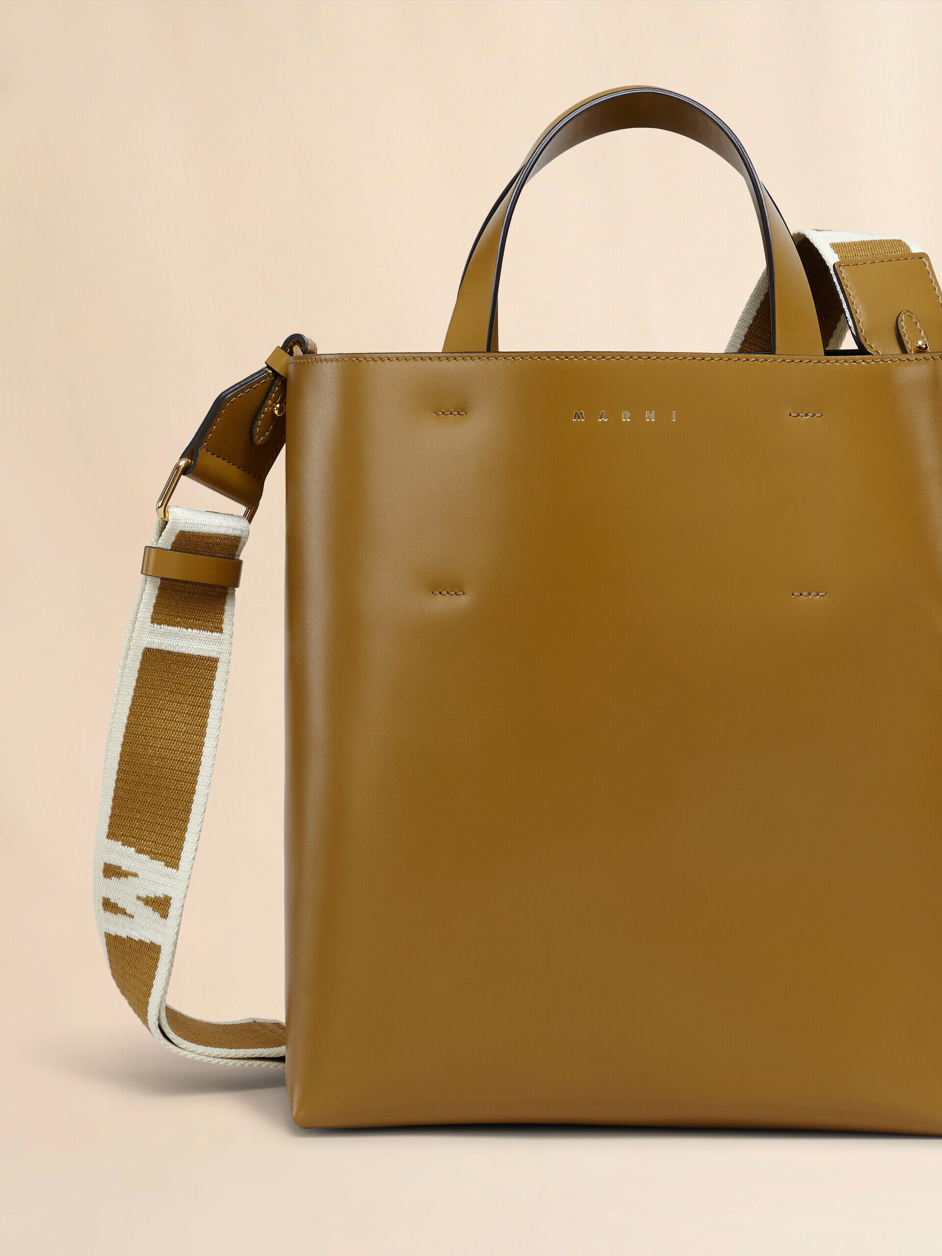 24AW new/MARNI ムセオスモールレザートート Bag Brown 24AW new/MARNI ムセオスモールレザートート Bag Brown