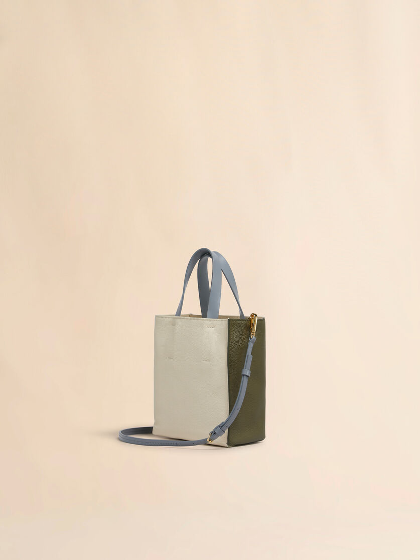 Mini-Tasche Museo Soft aus elfenbeinfarbenem und braunem Leder mit Marni Mending - Shopper - Image 3