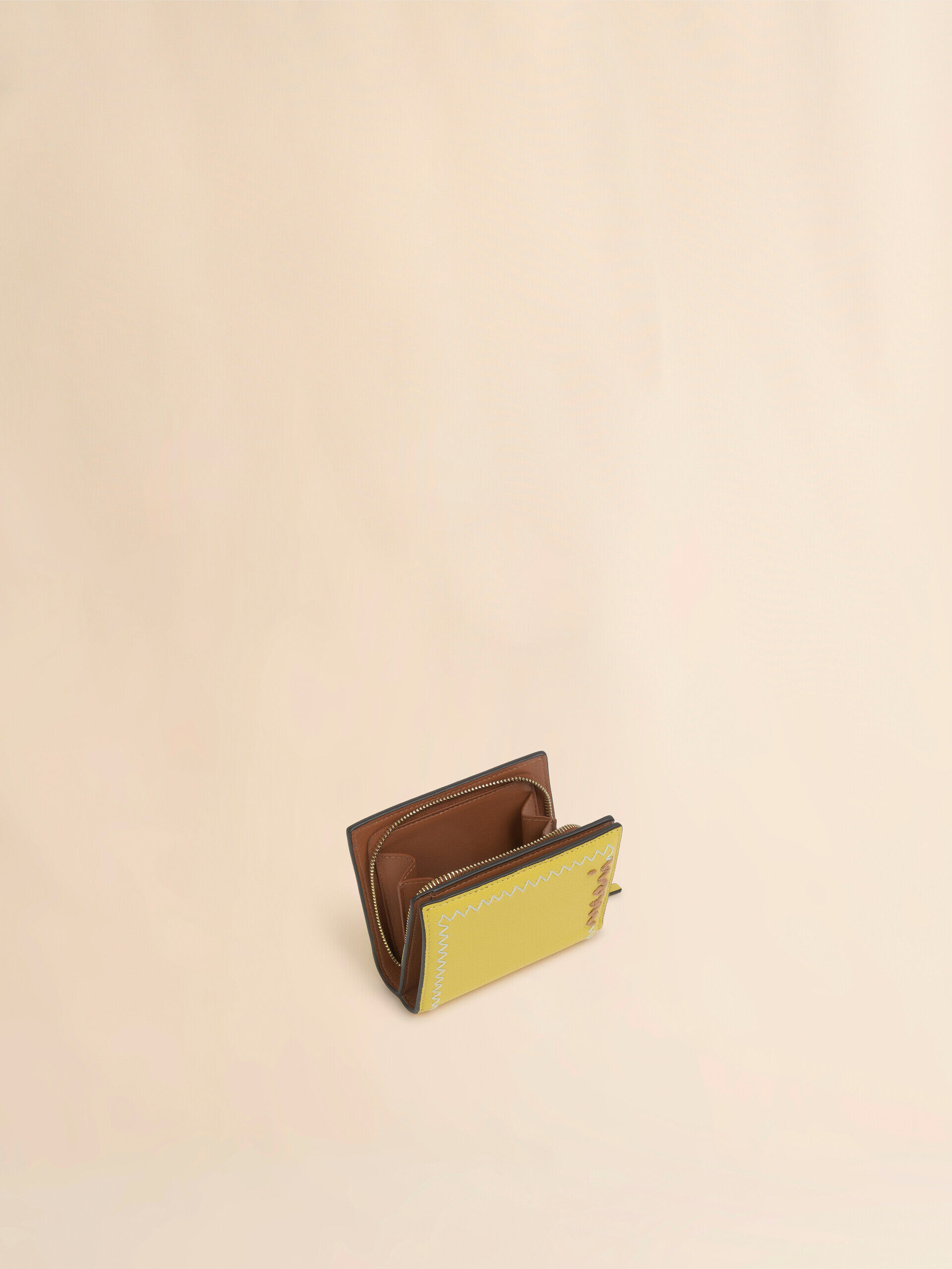 Marni ロゴプリント コンパクトウォレット イエロー レザー製ファスナー付きコンパクトウォレット、マルニ