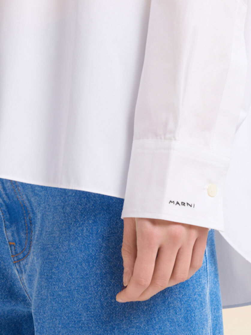White organic poplin shirt with gathered back - Shirts - Image 4