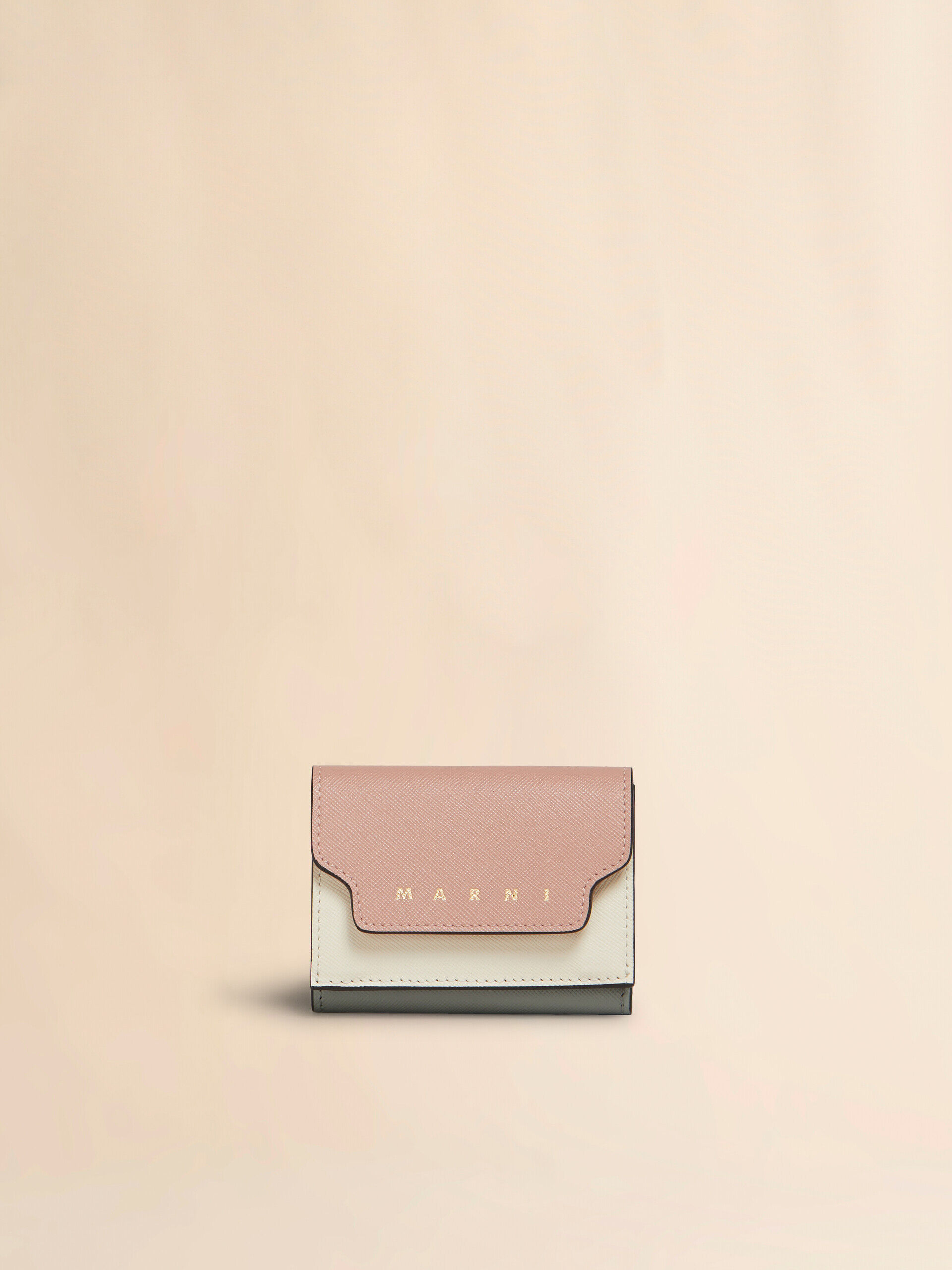 ☆人気☆【MARNI】☆サフィアーノレザー 三つ折りウォレット☆ 三越伊勢丹 | MARNI/マルニ_Men通販 | サフィアーノレザー3