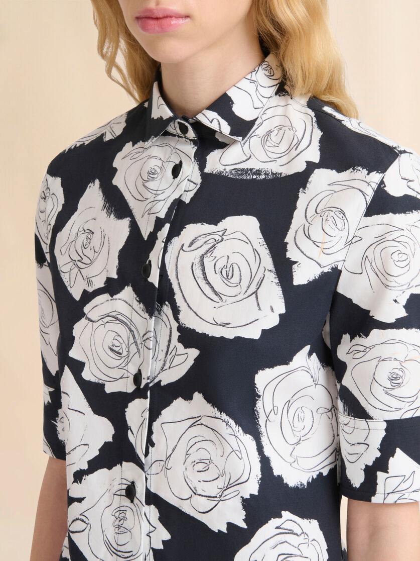 Black poplin short-sleeve shirt with Luna print - Shirts - Image 4