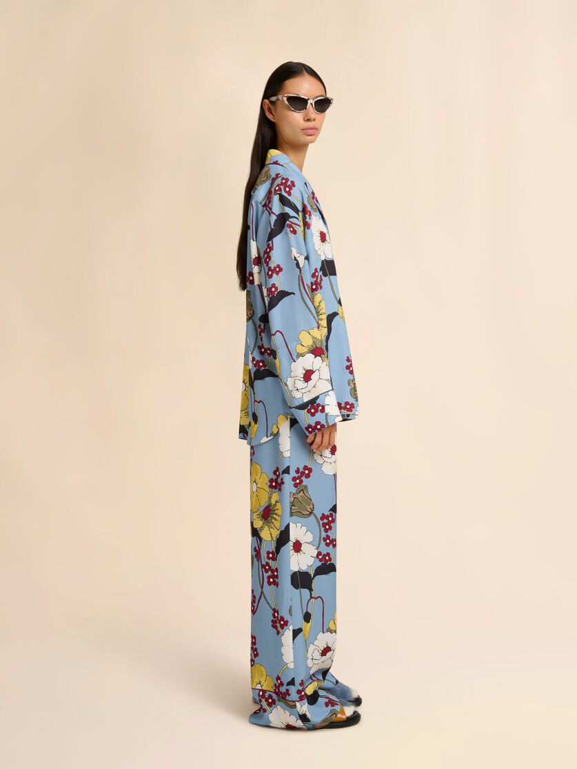 Blue envers satin pyjama shirt with Melodia print, Image 5