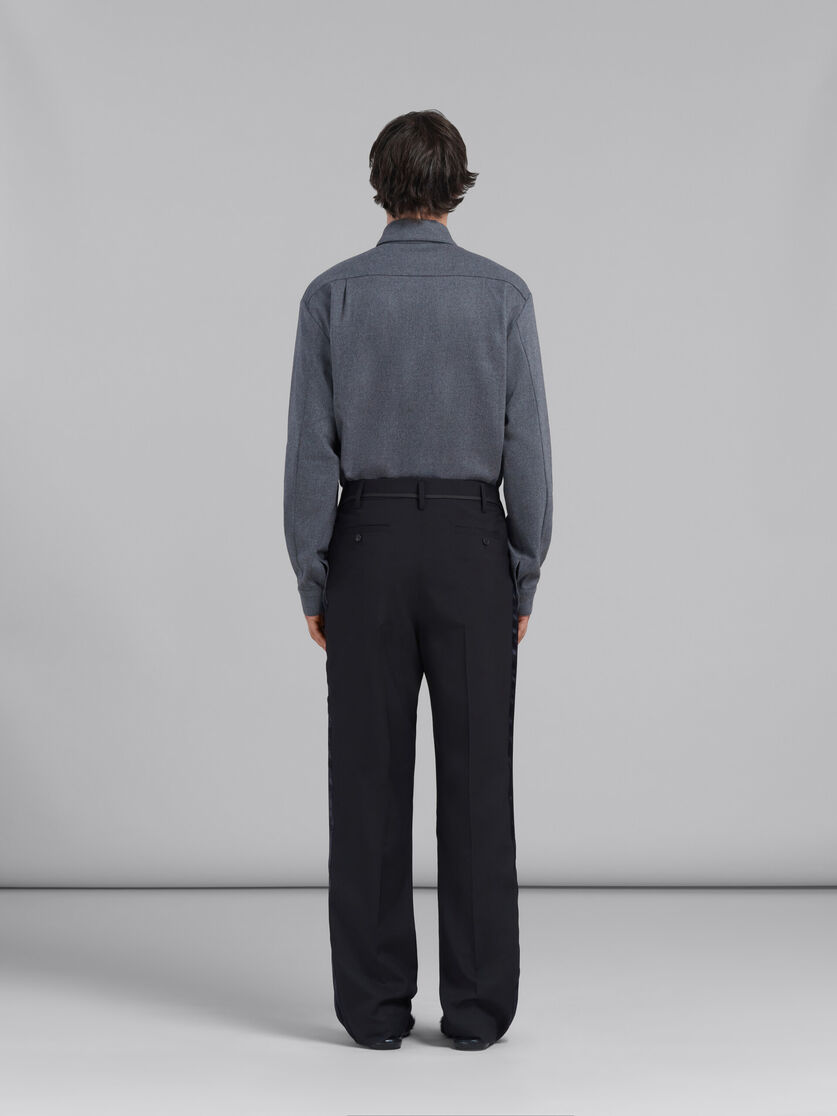 Pantalon en laine tropicale noire avec rayures en satin - Pantalons - Image 3