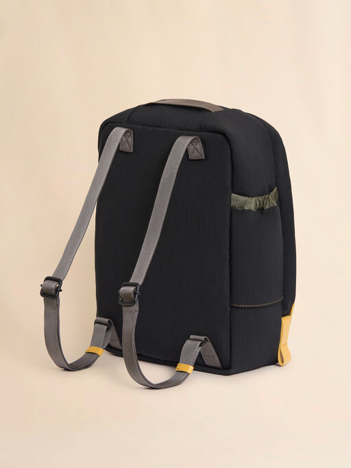 ブラック テクニカルファブリック製バックパック - バックパック