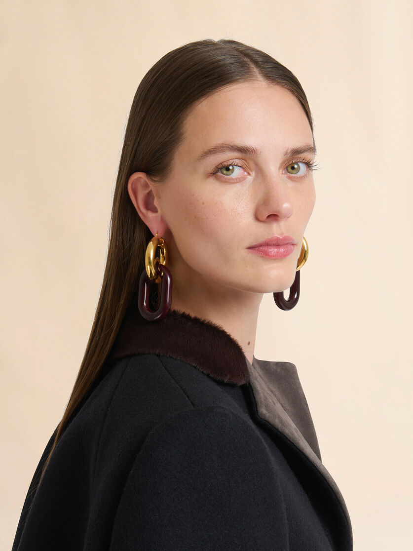 Brown resin chain earrings - Earrings - Image 2