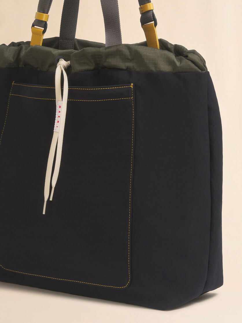 Tote Bag aus schwarzem technischem Gewebe, Image 5