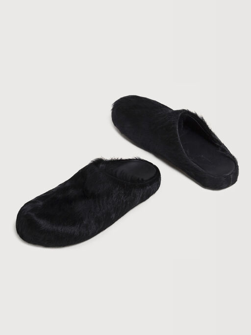 Fussbett sabot in vitello a pelo lungo nero - Sandali