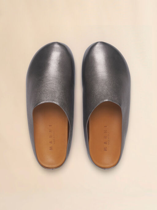 Dark silver leather Fussbett sabot - Clogs