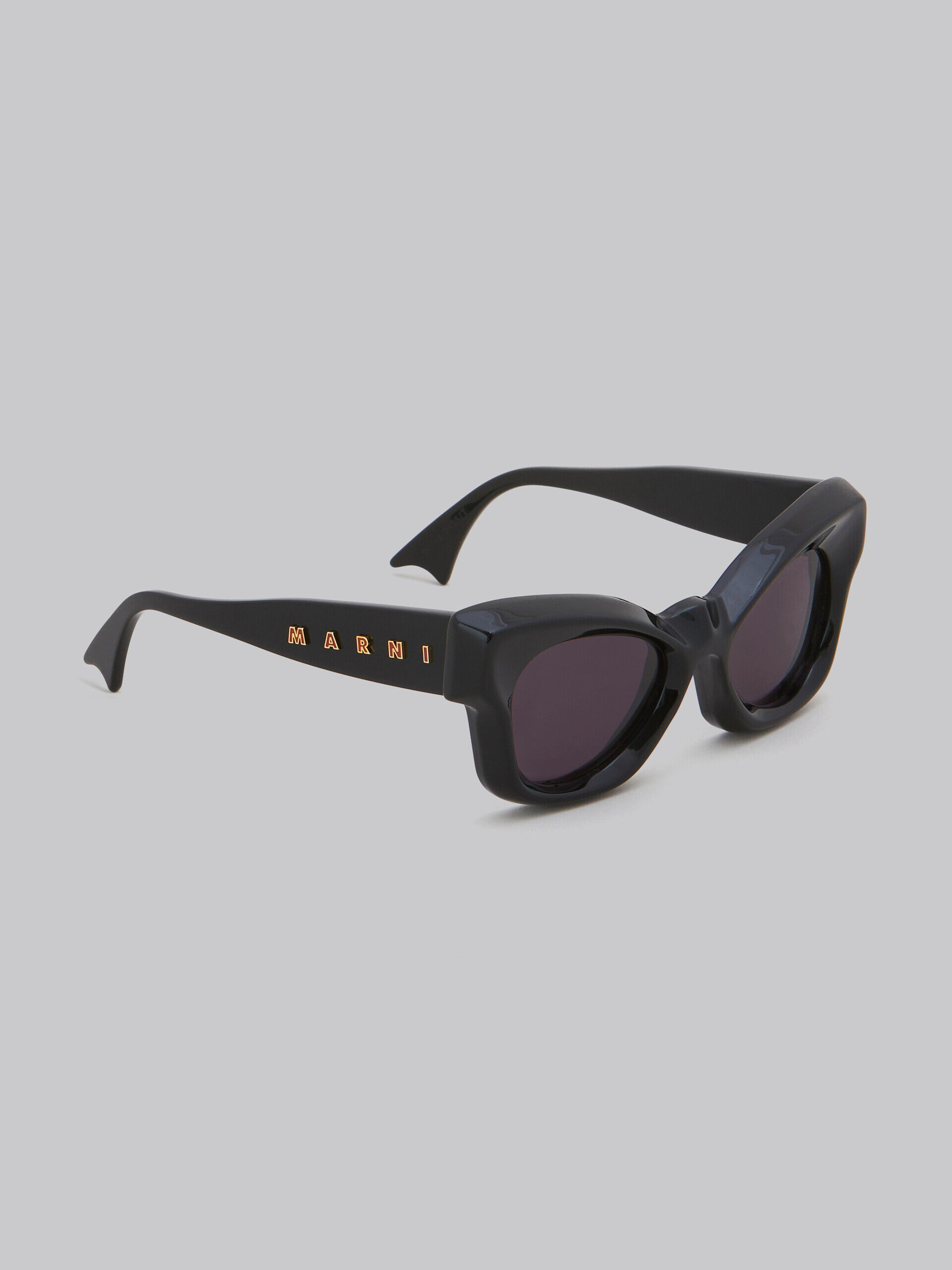 Alexander McQueen キャットアイサングラス