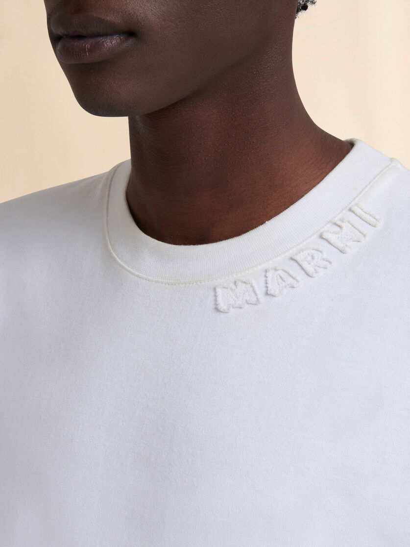 ライトブルー マルニパッチ付き オーガニックコットン製オーバーサイズTシャツ - シャツ - Image 4
