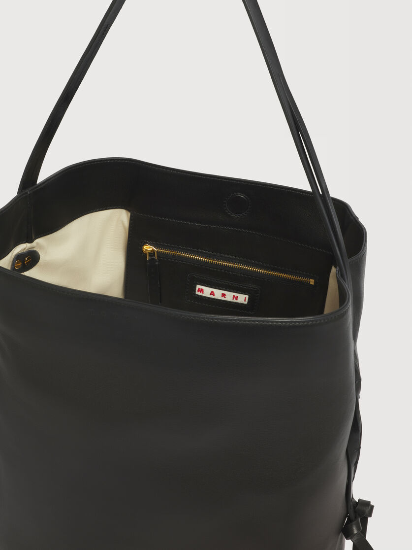 Black leather Pod 2.0 large hobo bag, Image 3