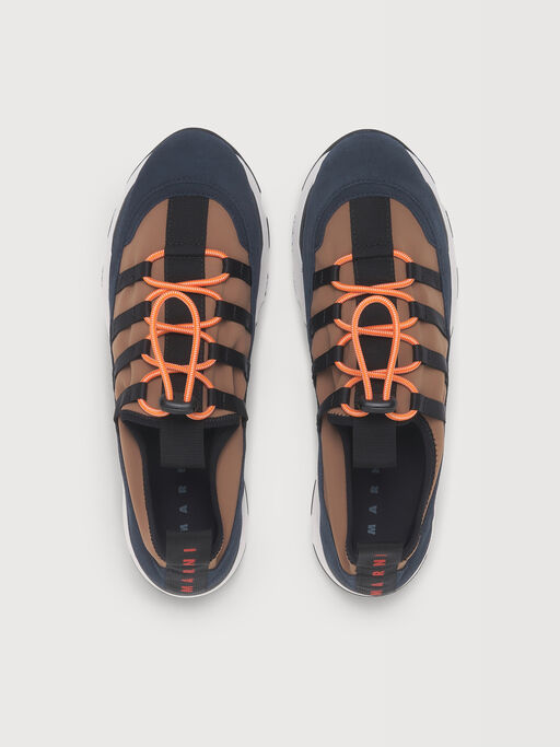 Sneaker mit Schn&uuml;rung aus hellbraunem und blauem Lycra - Sneakers