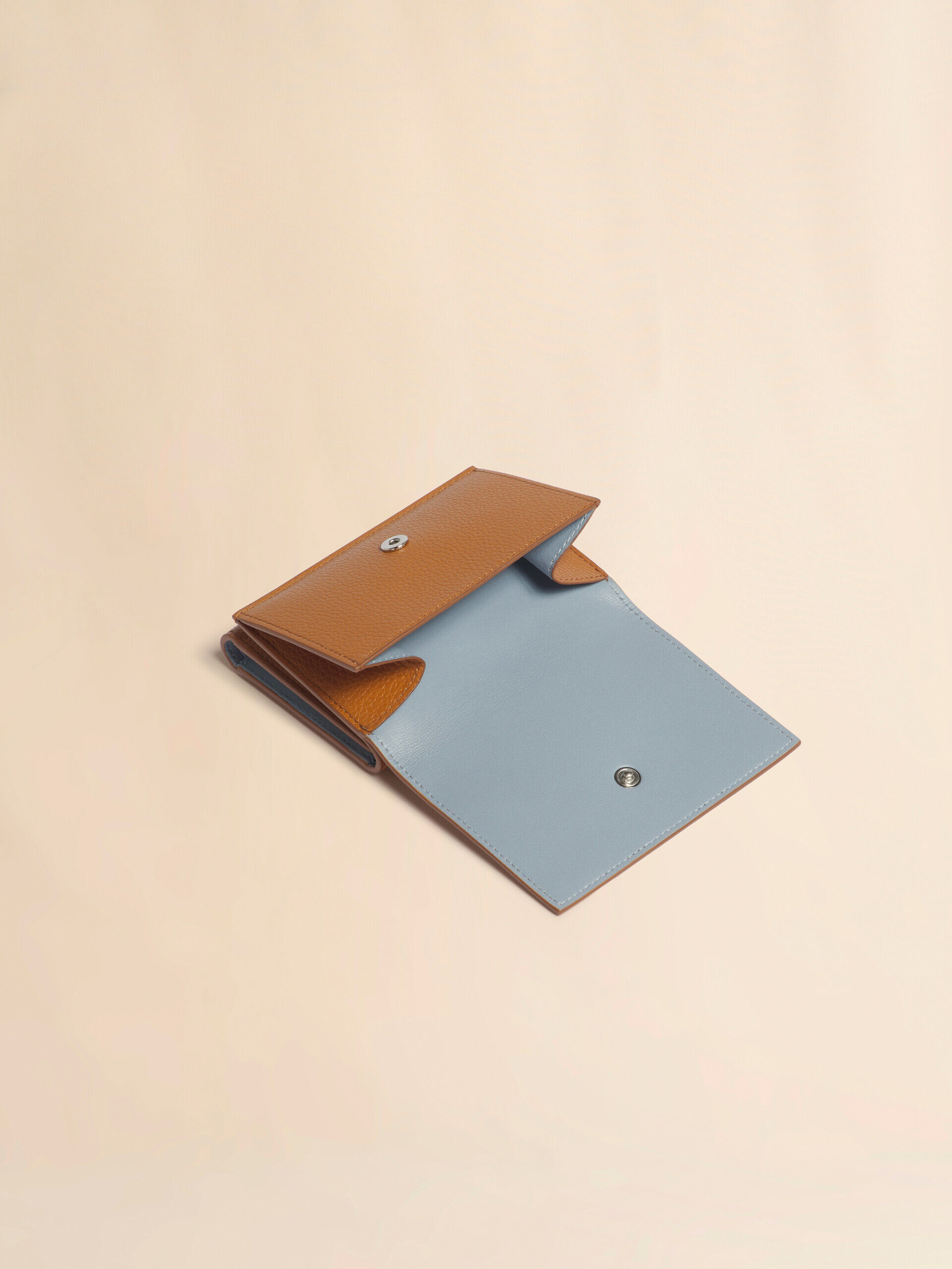 MARNI(マルニ) 財布 - PFMOT08U23 白×ダークブラウン×ネイビー ショルダーウォレット レザー マルニ MARNI PFMOE11U09 LV520 長財布 レディース 財布 ロング