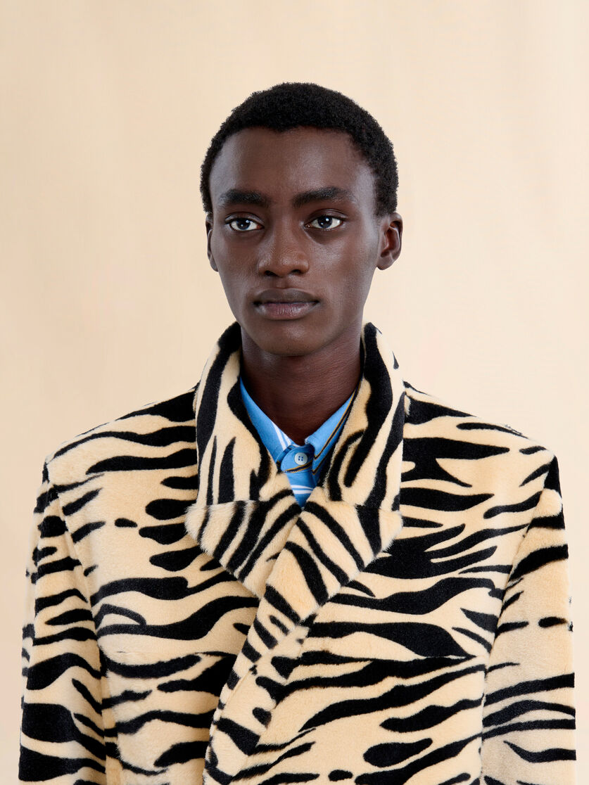 Double breasted tiger print shearling coat - Coats - Image 4