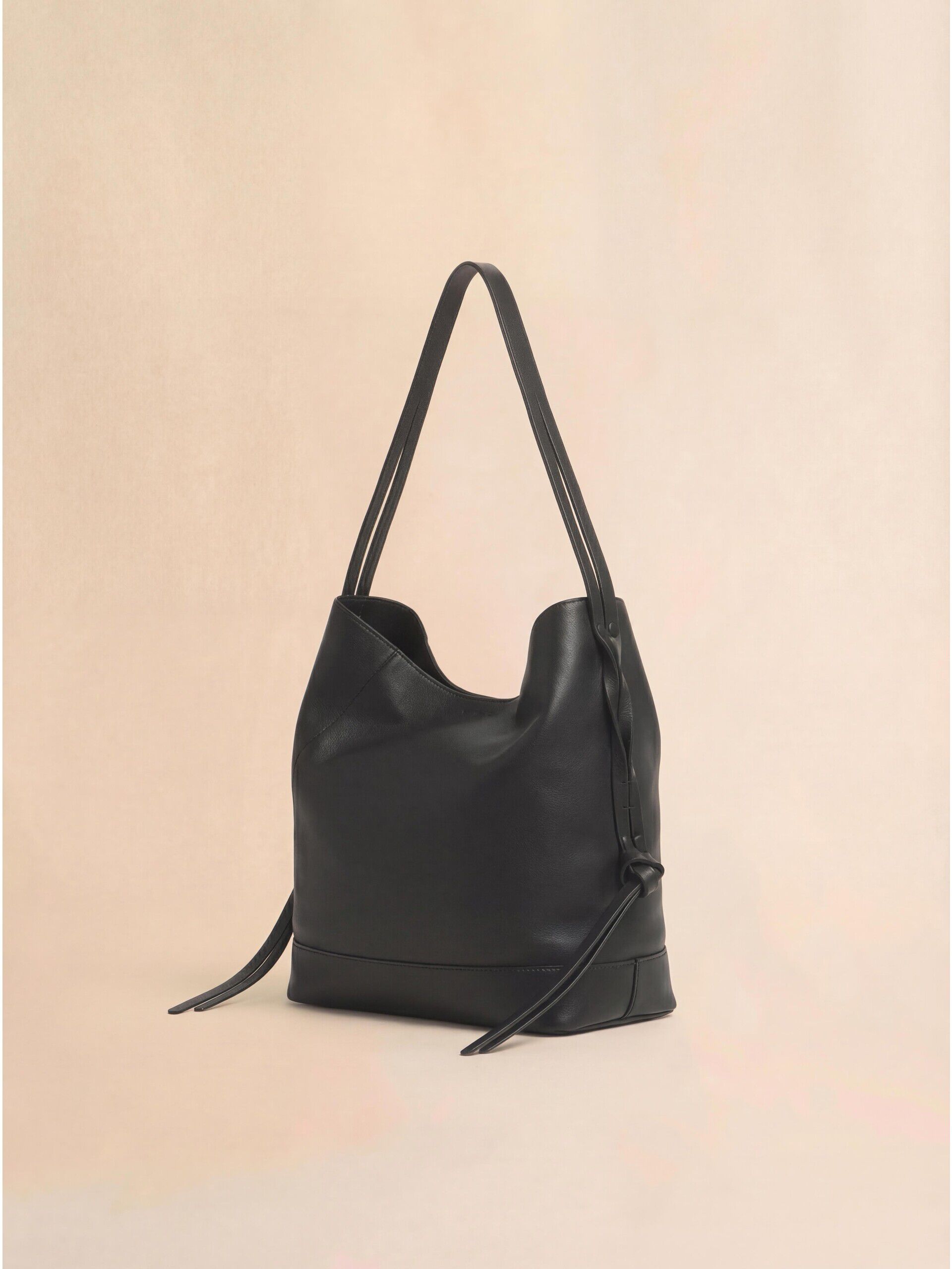 ブラック レザー製 Pod 2.0 スモールホーボーバッグ | Marni