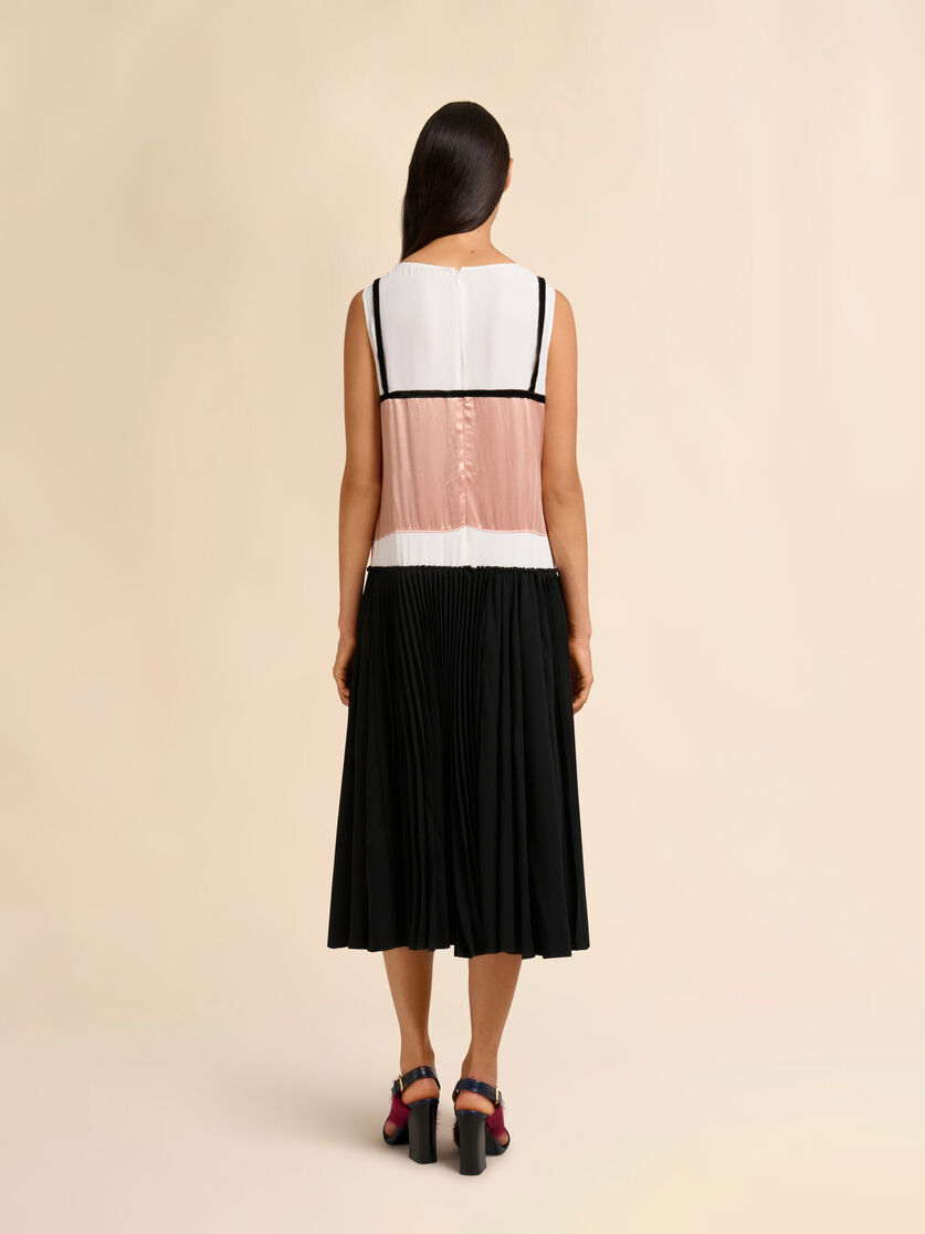 Pink and black satin dress with bow, Image 3