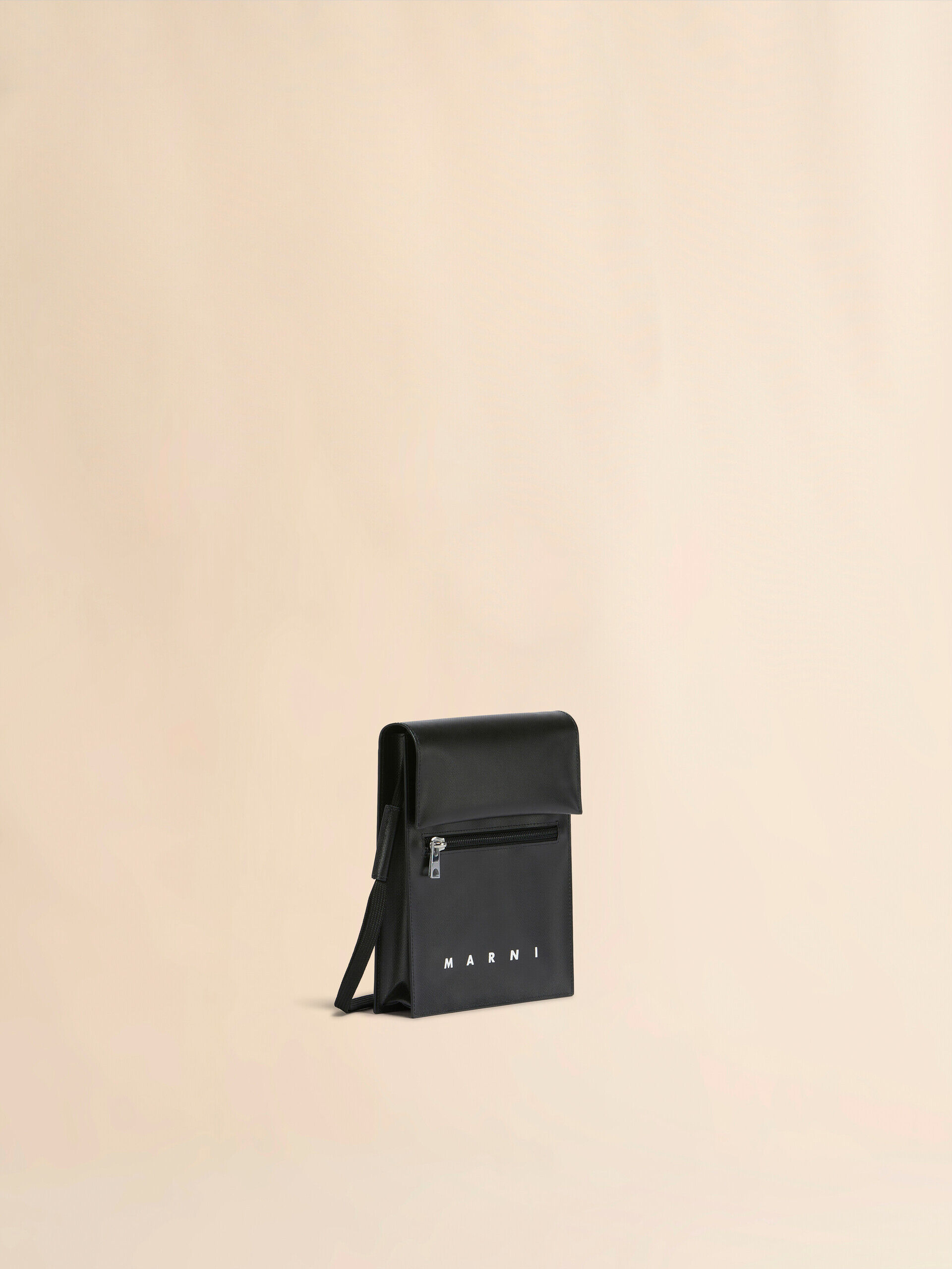 現行　マルニ　ショルダーバッグ　Tribeca ポーチ　シューレースストラップ White and black Tribeca crossbody bag with shoelace strap