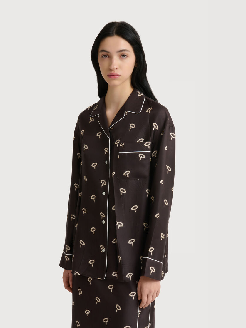 Brown silk twill pyjama shirt with floral print, Image 2
