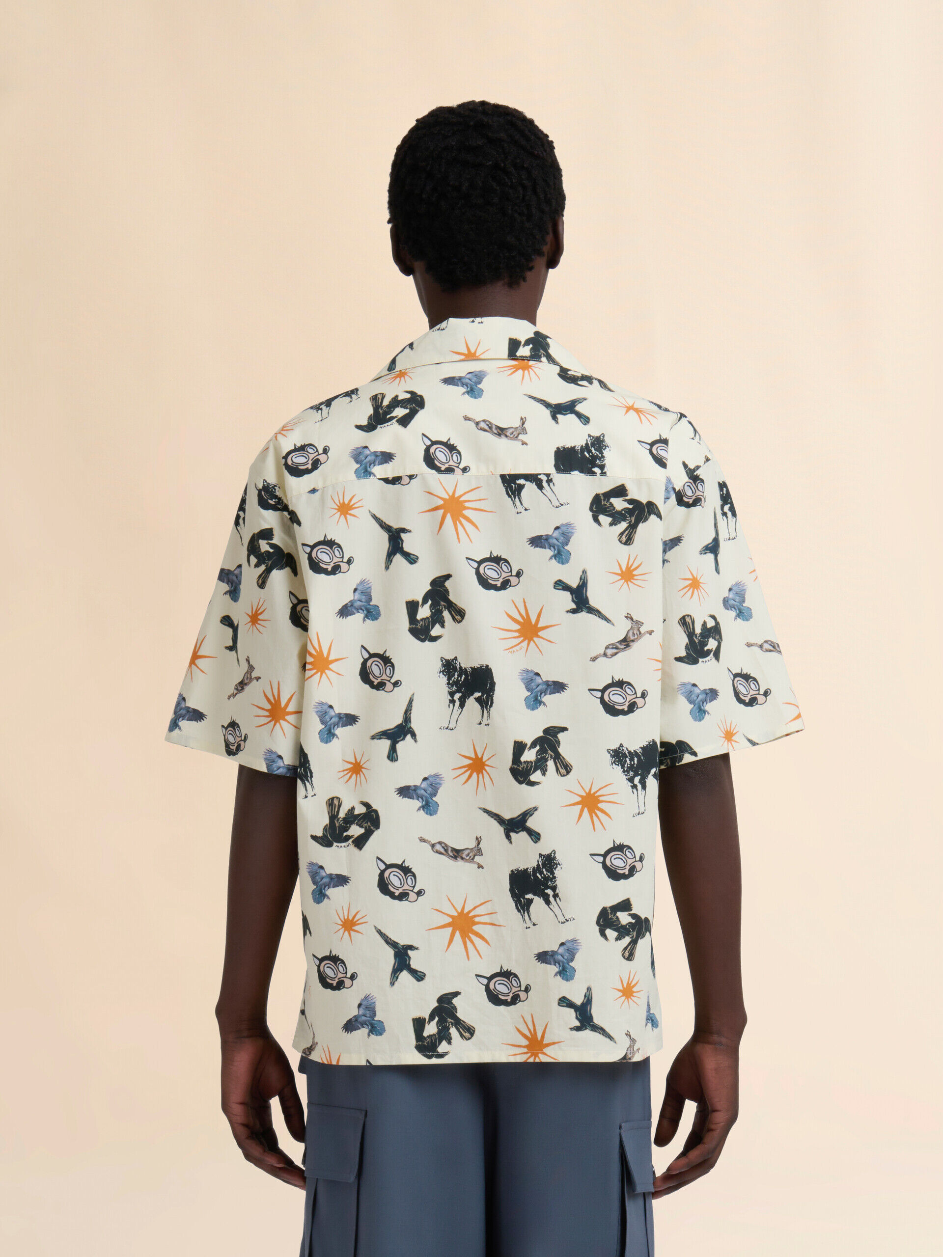 Off-white poplin bowling shirt with Wolves, Ravens and Doves print
