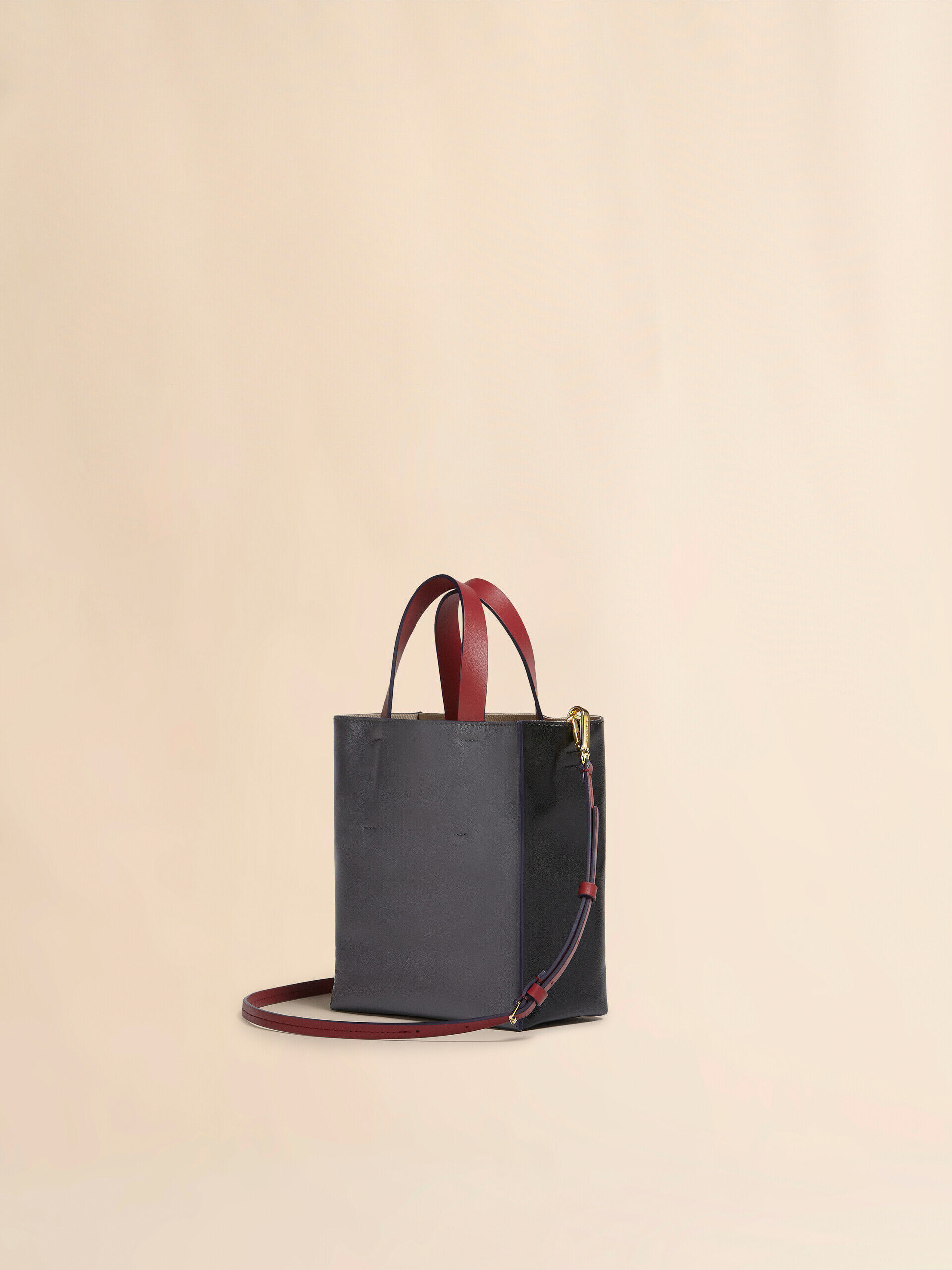 未使用品　MARNI 編み込みトートバッグ レッド MARNI MARKET 「MARNI MARKET」 トートバッグ FREE レッド系