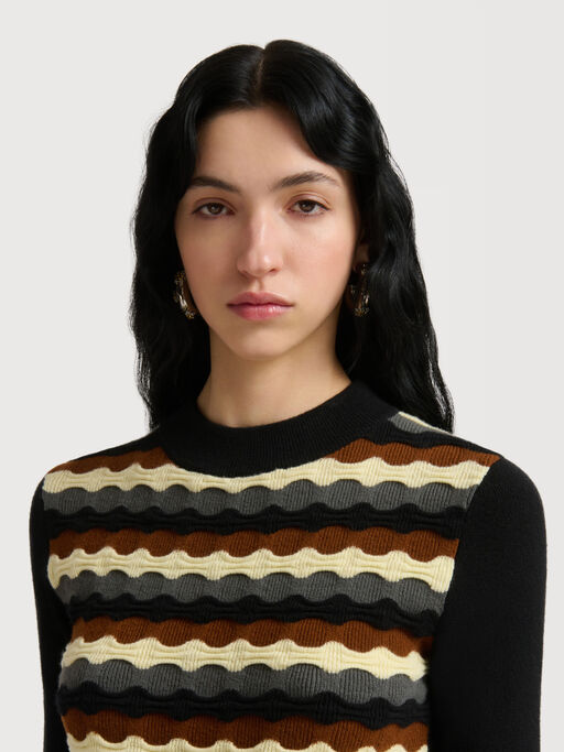 Black wool jumper with 3D wave - Pullovers