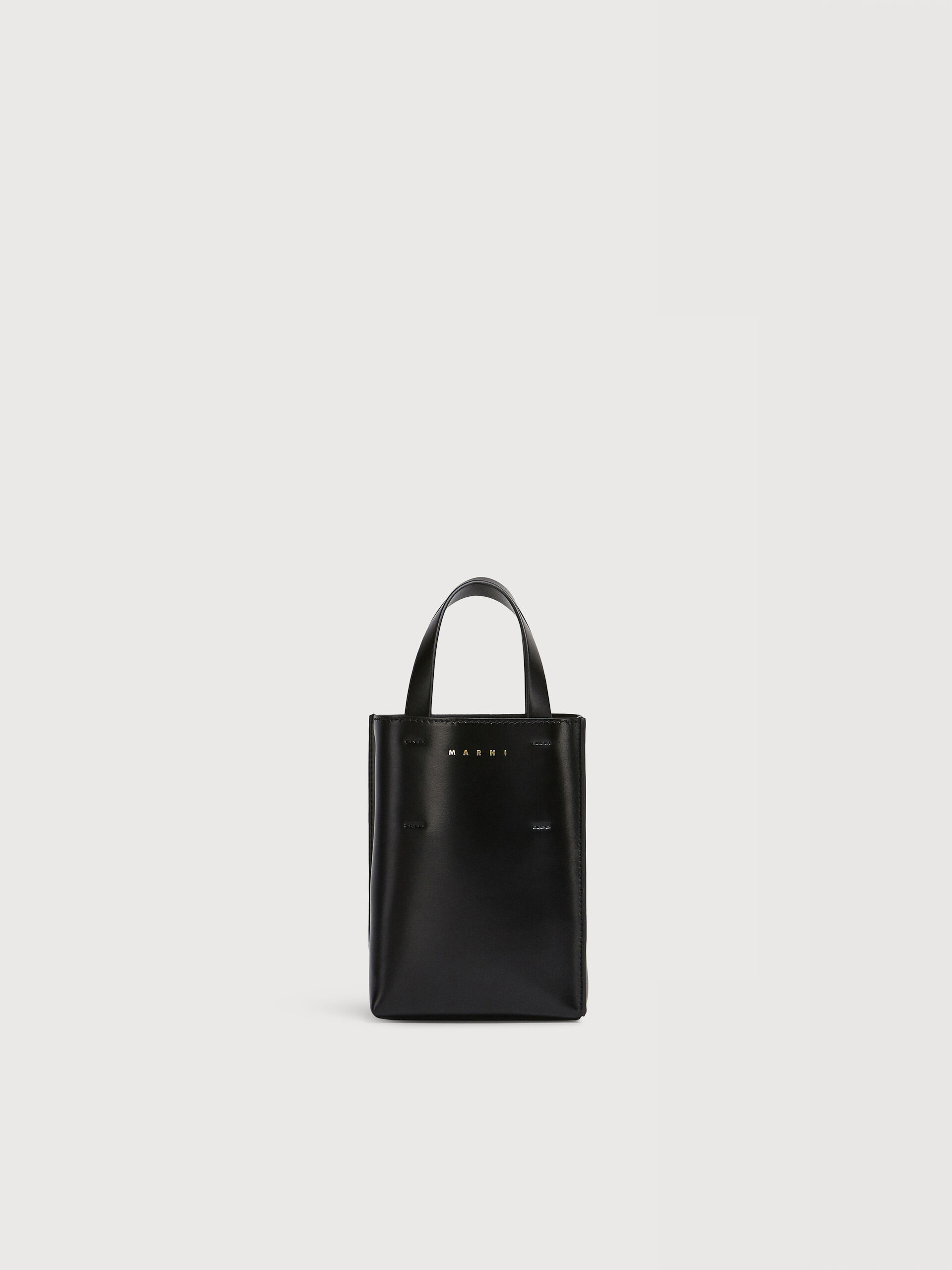 ブラック レザーMUSEOナノバッグ | Marni