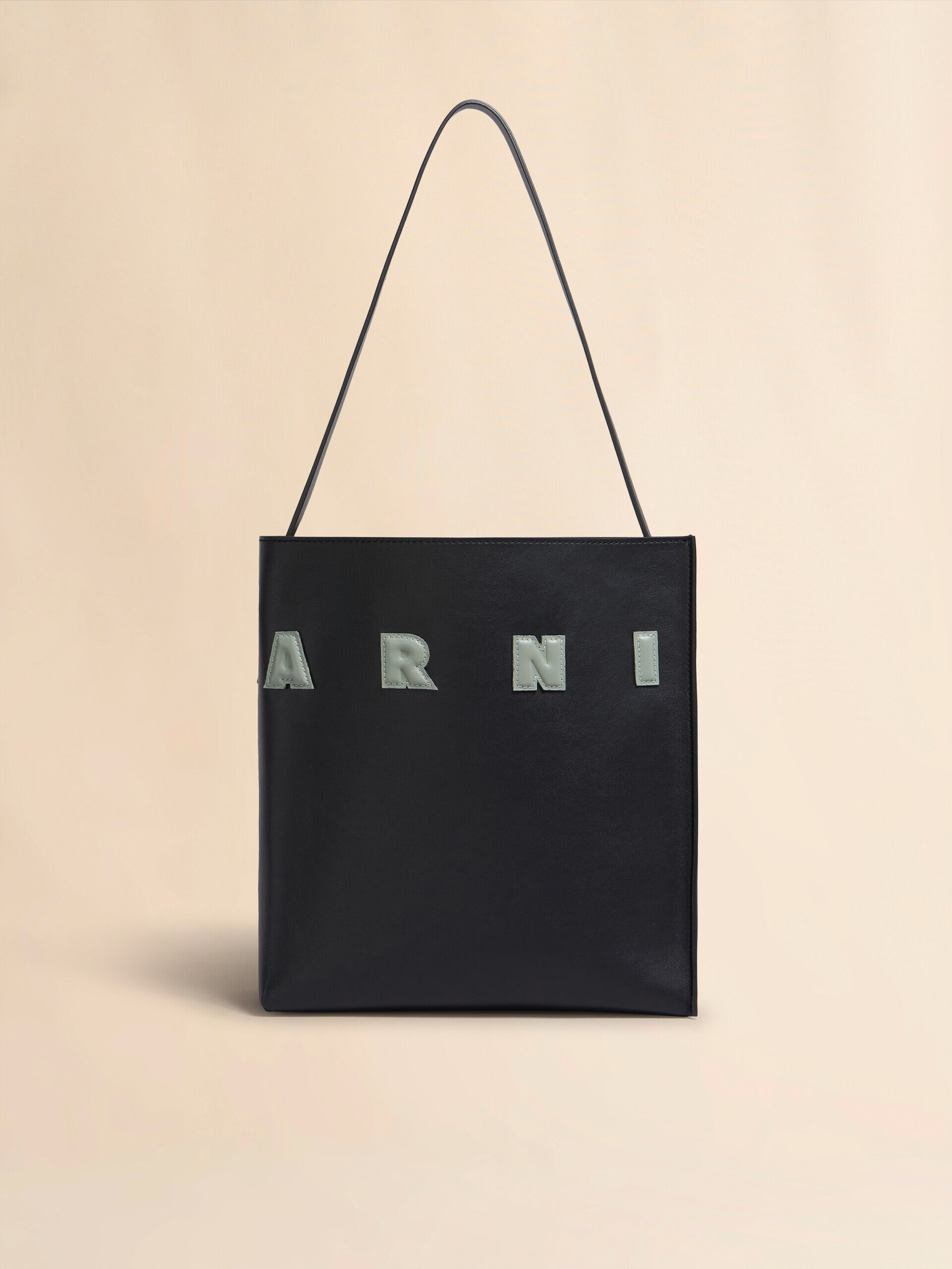 【関税込】 MARNI マルニ レザー MUSEO スモール ホーボーバッグ MARNI - パッチ付き レザー製 Museo スモールホーボーバッグ