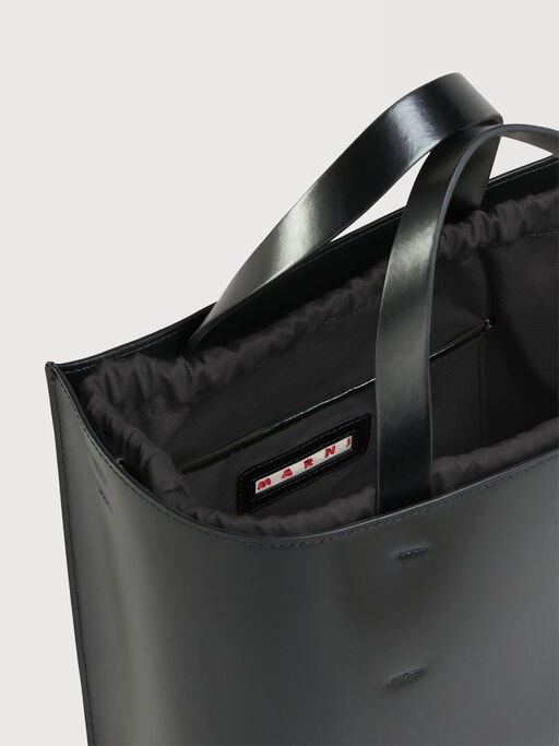 Museo Mini Bag in black leather - Shopping Bags