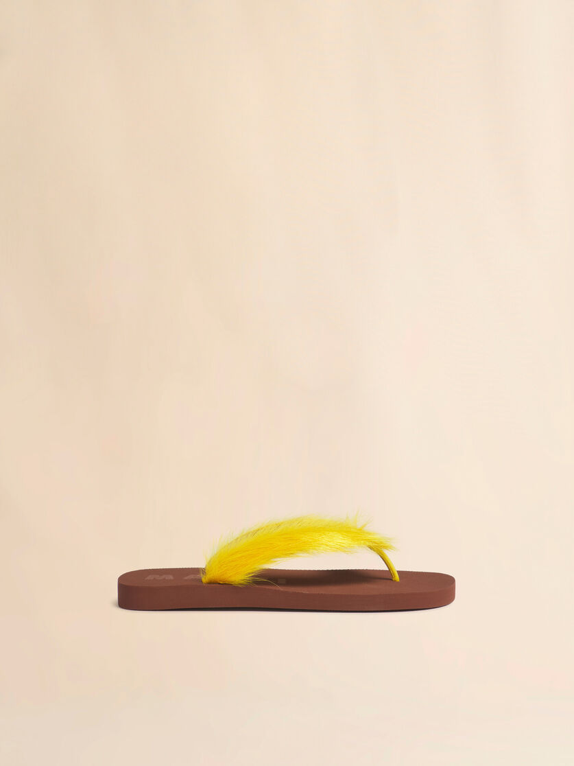 Brown and yellow ponyhair flip-flop, Image 1