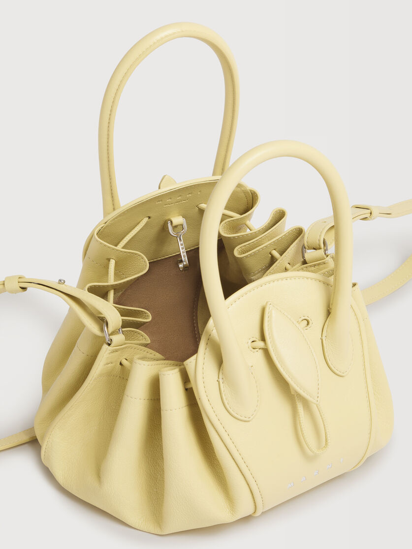 Kleine Tasche Tulipea aus gelbem Leder, Image 5