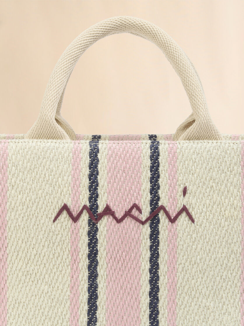 Petit sac fourre-tout en tissu effet raphia beige à rayures rose et bleu - Sacs cabas - Image 4
