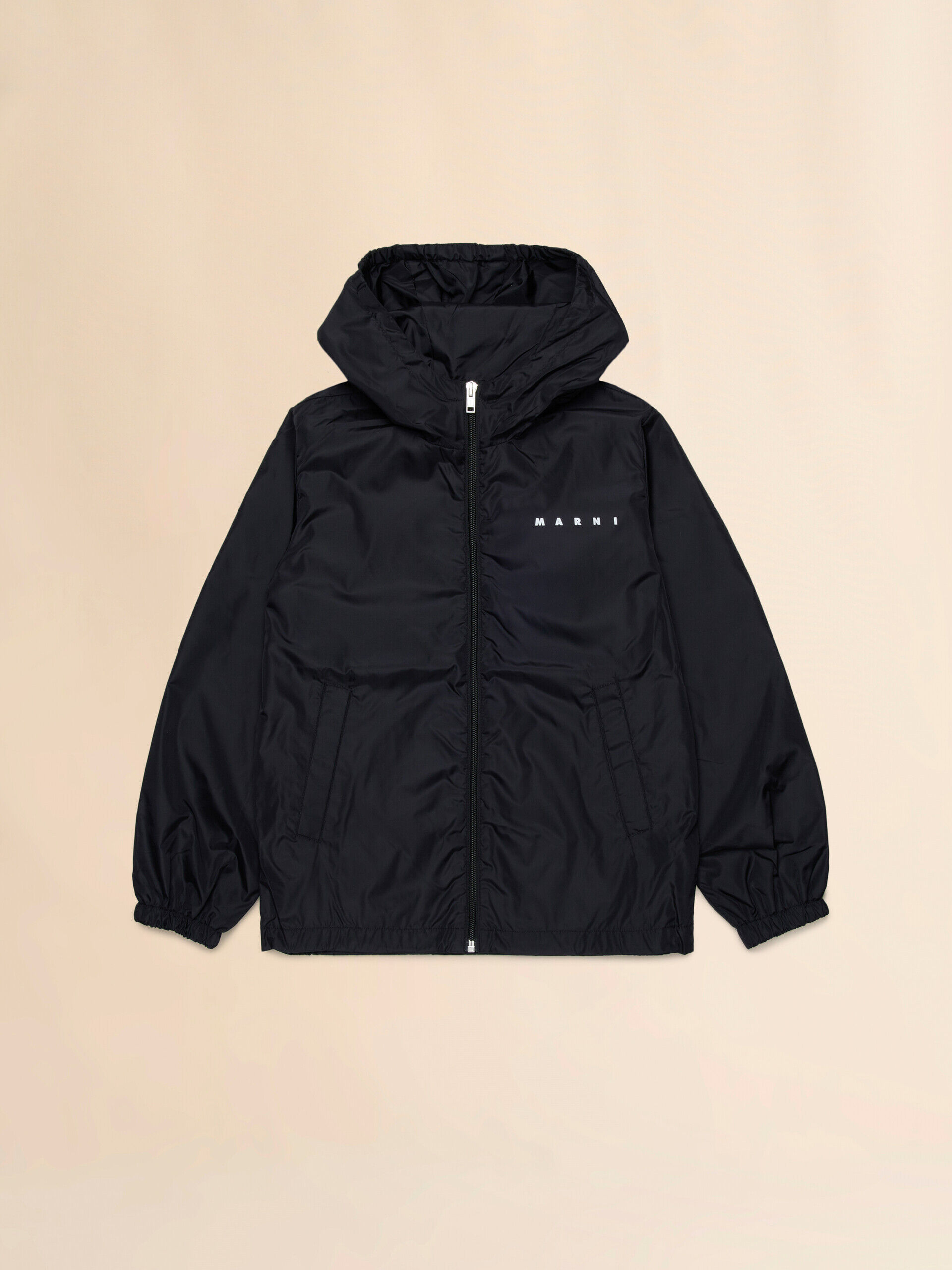 ブラック ナイロンジャケット、マルニプリント入り | Marni