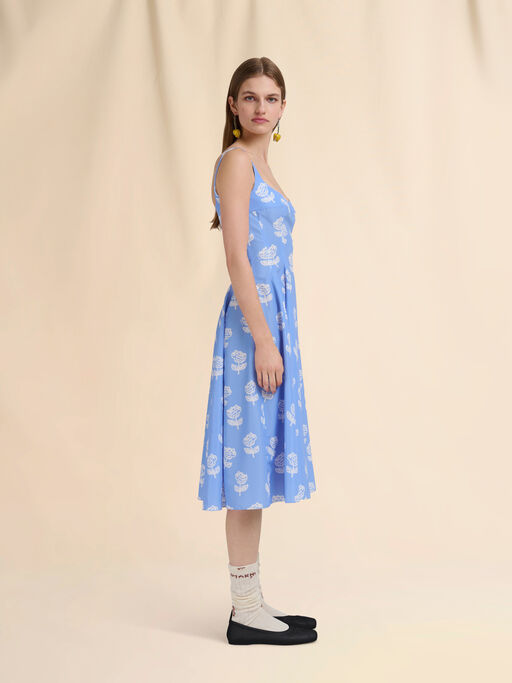 Abito svasato in popeline azzurro con stampa Sprayed Roses - Vestiti