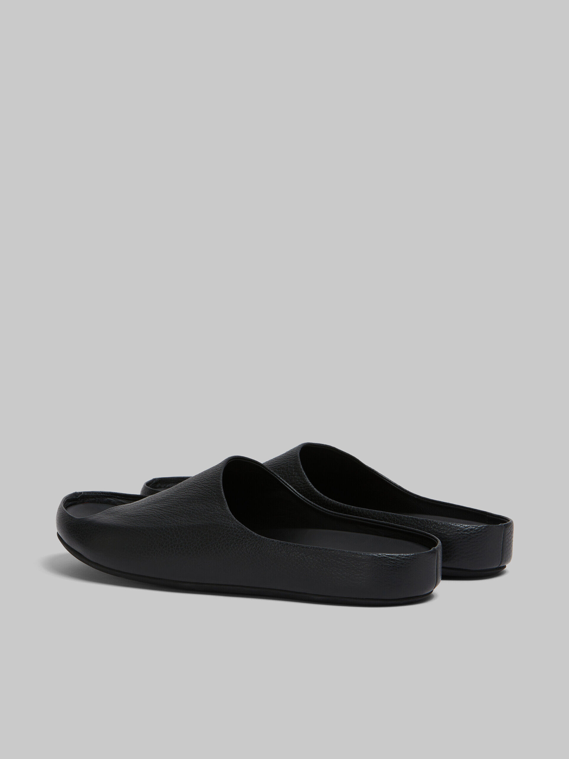 ■MARNI■ Perthbet Sandals Black Dark Olive FBMS014301P4545Z Marni Fussbett colour-block Leather Sandals | Blue | FARFETCH