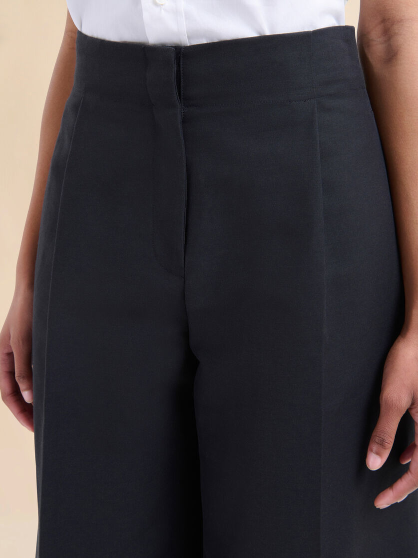 Indigo wide leg cotton Bermuda shorts with Marni Symbol - Pants - Image 4
