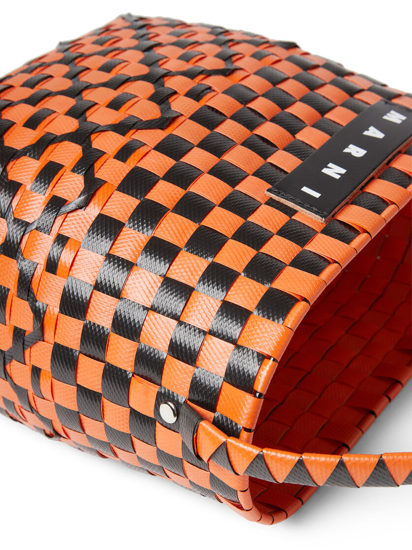 MARNI MARKET OVAL BASKET bag in orange and black woven material - Shopping Bags - Image 4