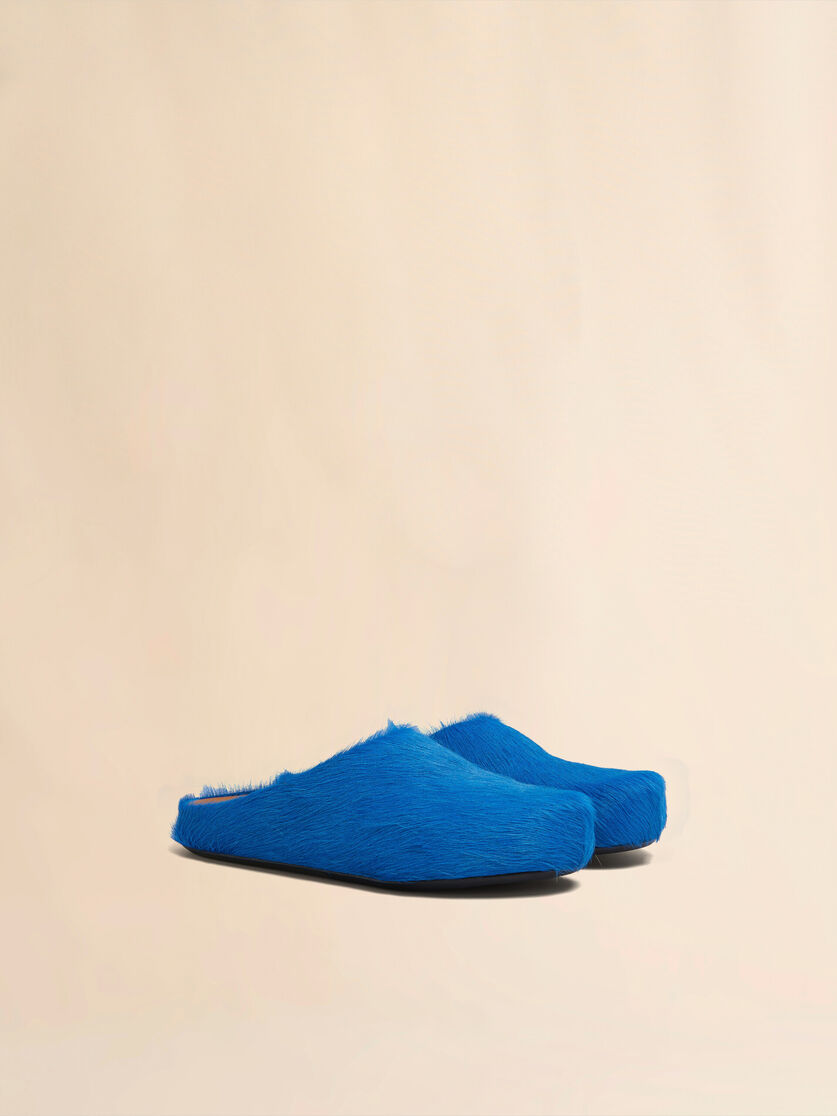 Blue long hair calfskin Fussbett sabot - Clogs - Image 2