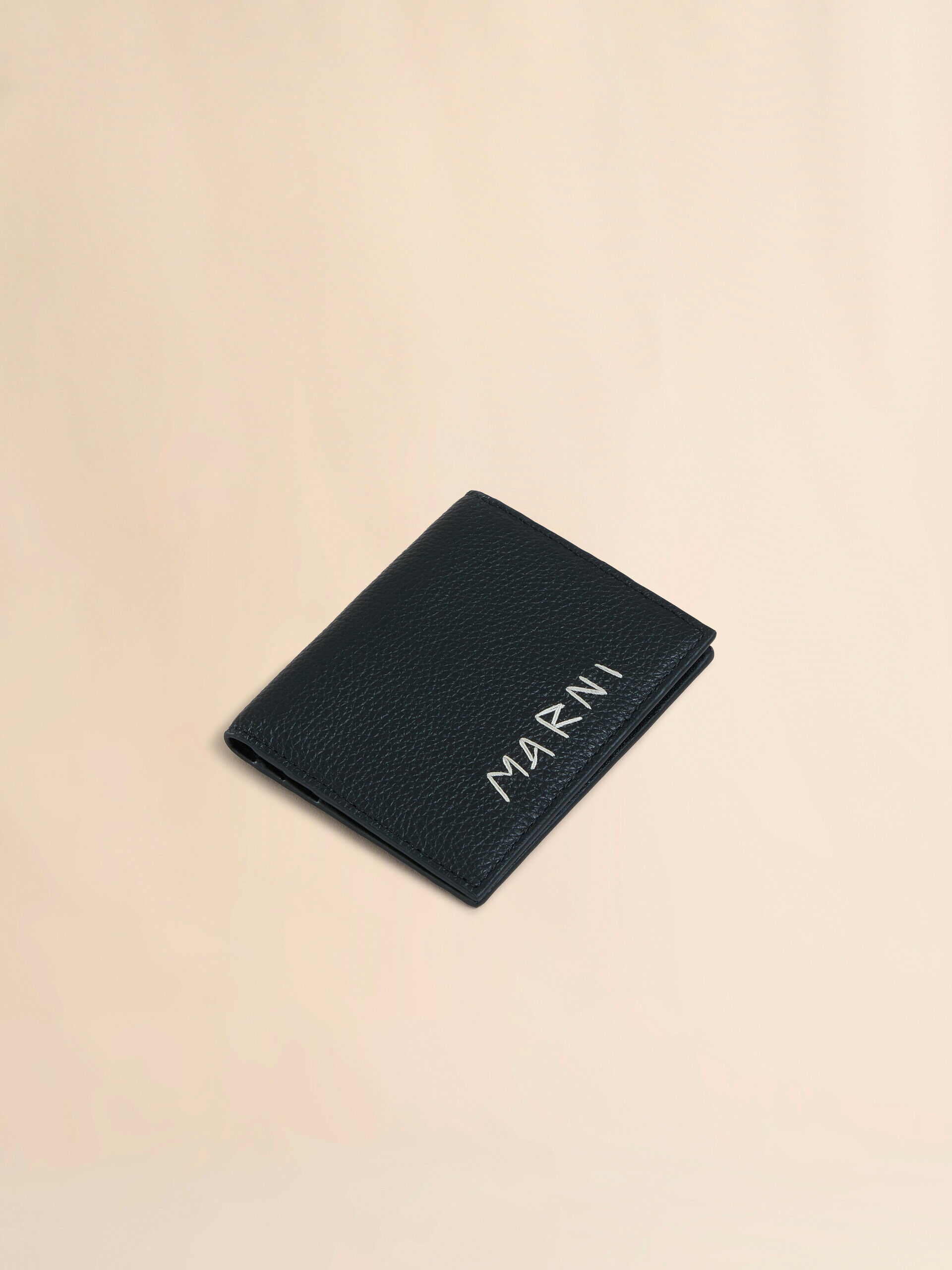 ブラック レザー製キーホルダー、マルニメンディング | Marni